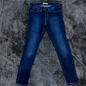 Levi’s 711 Skinny dark wash jeans 28